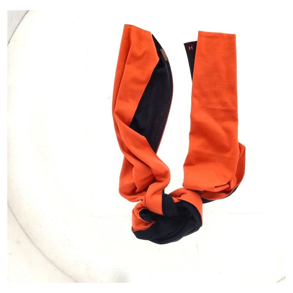 Hermès Logo-Embroidered Two-Toned Scarf in Orange and Black Cashmere - Picture 7 of 7